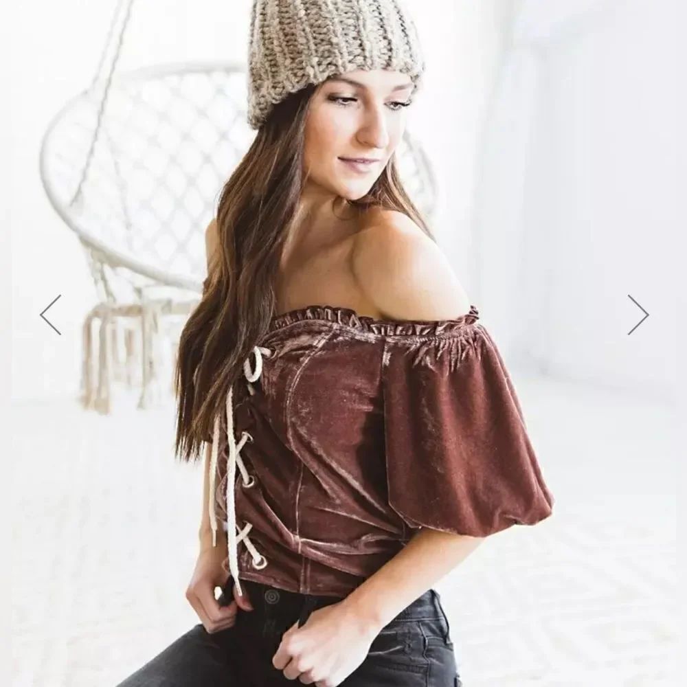 NWT Willow & Root Off The Shoulder Velvet Top